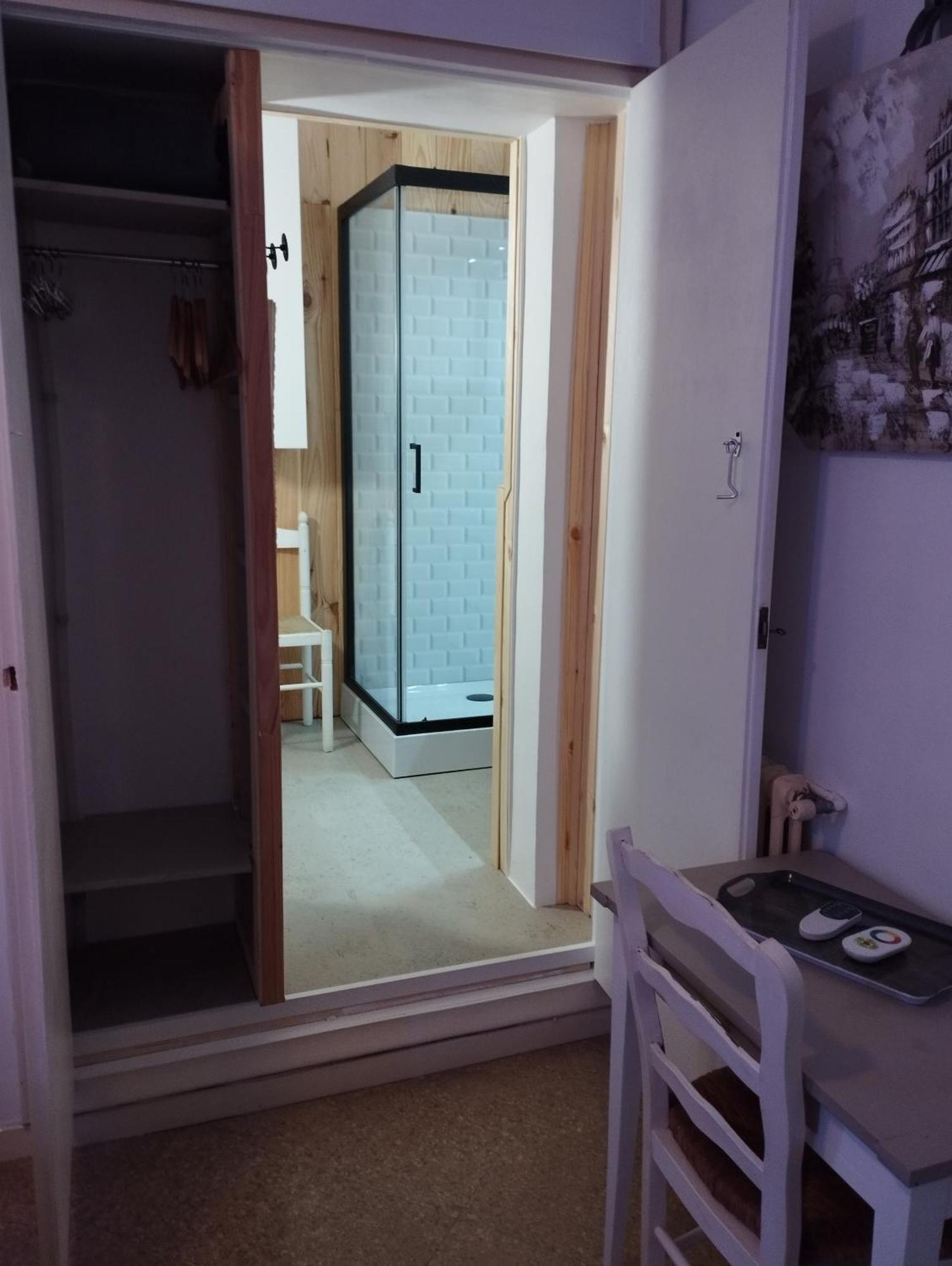 Chambres D'Hotes Chez Catherine A Reus Chambre De Paris Avec Salle De Bains Privee Buitenkant foto